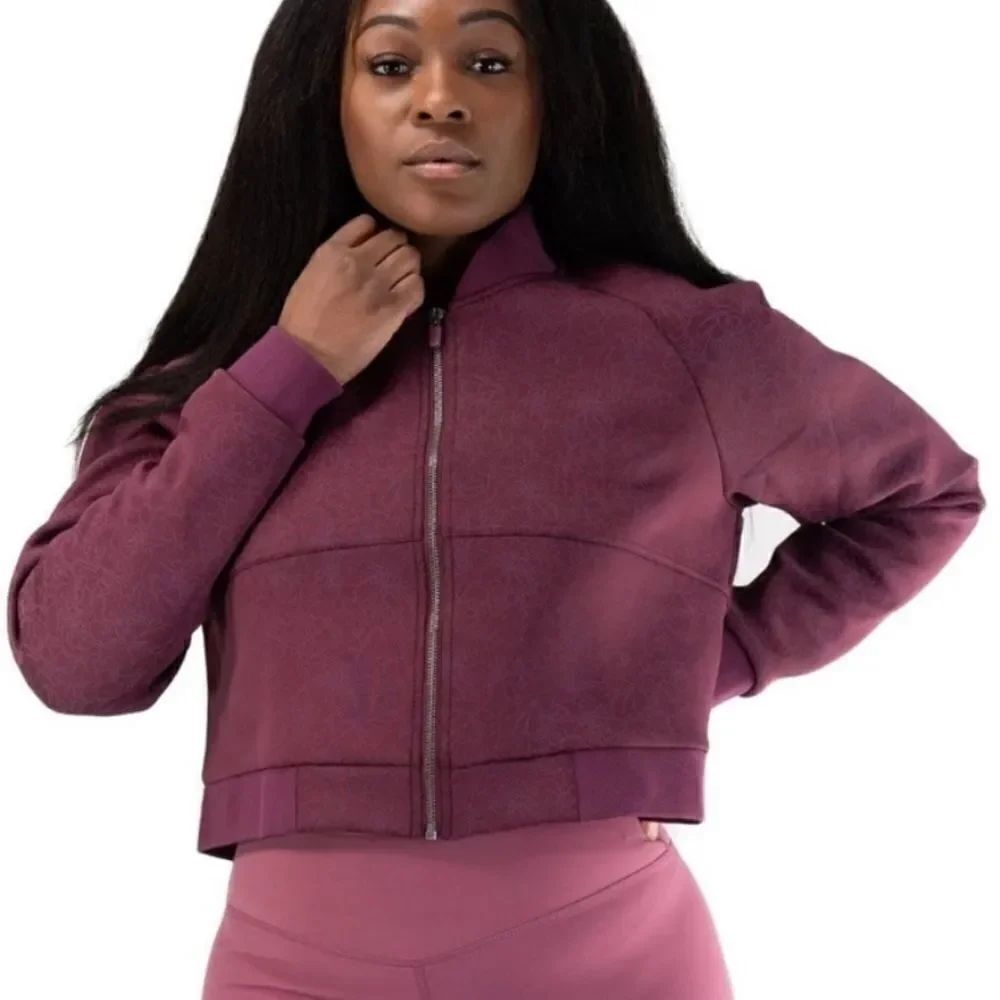 BALANCEย ATHLETICAโ
Burgundyโ
Flightโ
Jacket-S